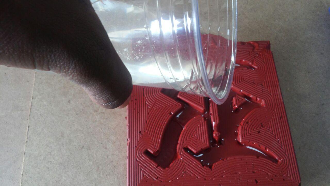 Img: Pouring casting solution