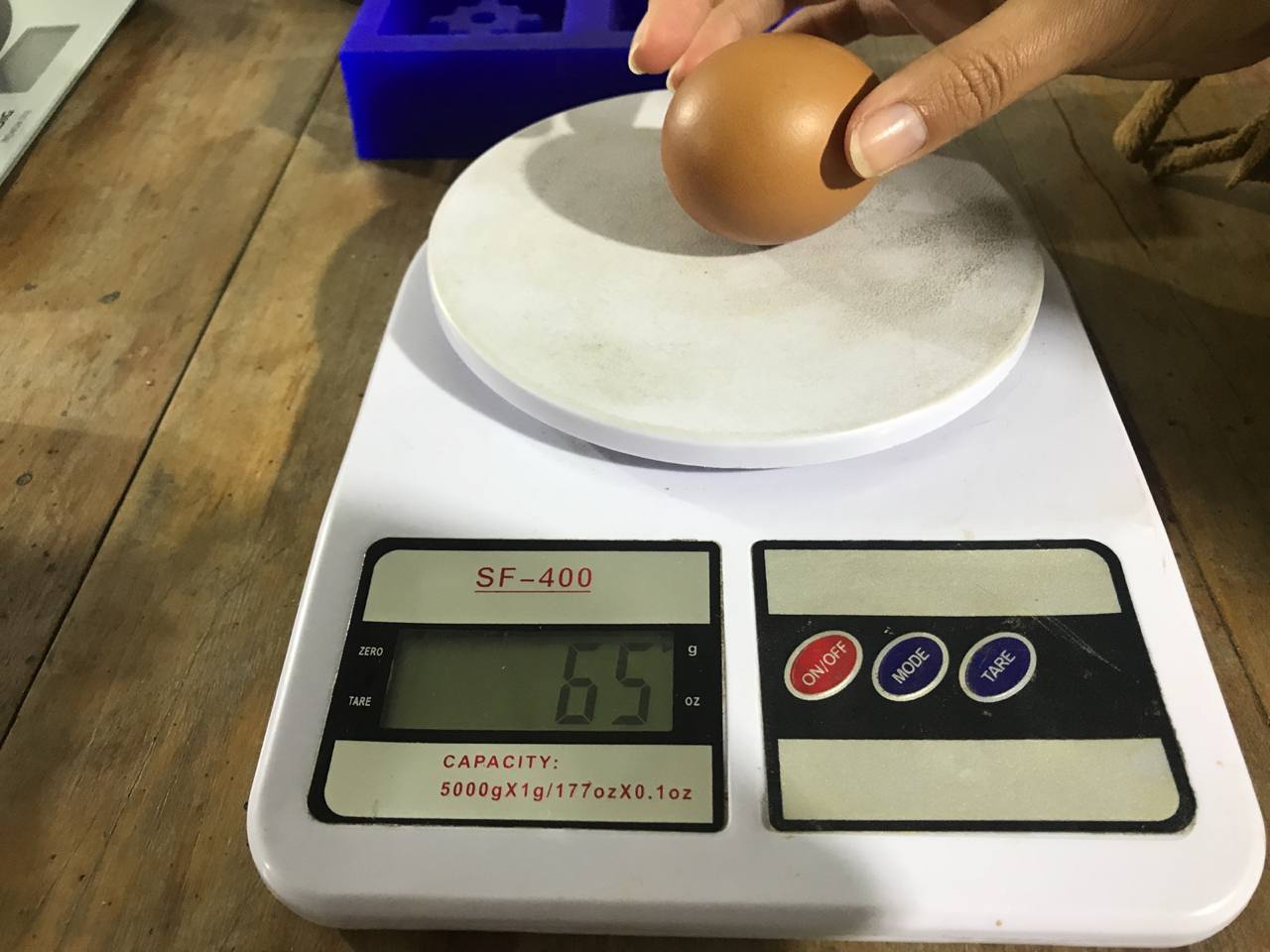weigh the egg